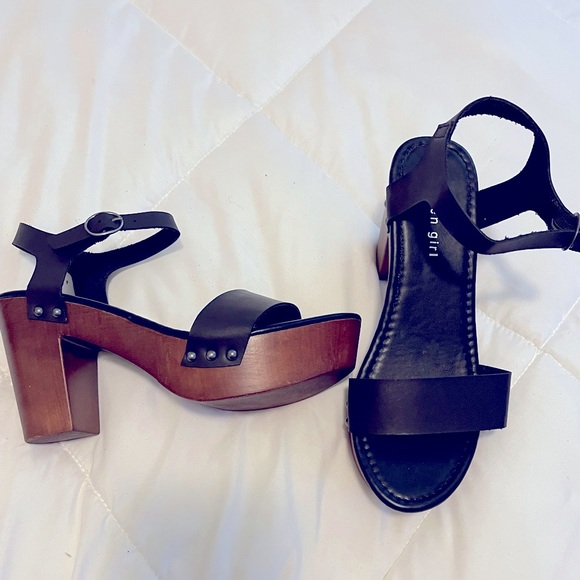 Steve Madden Shoes - Brand New Steve Madden Shoes Size 8.5 Black/Brown